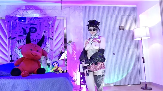 zephirahabney online show from October 31, 2:51 pm