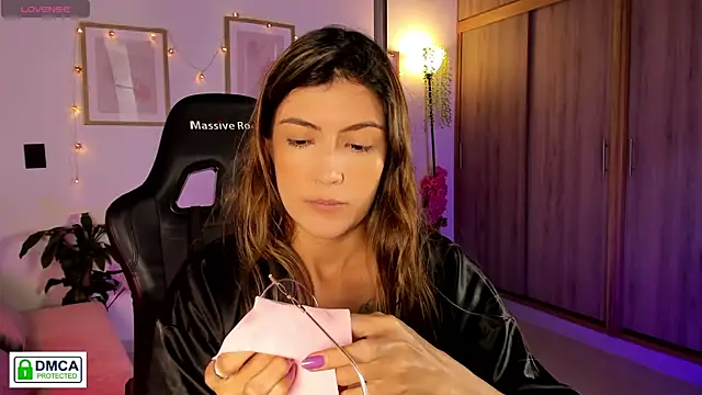 Lilabril online show from March 10, 2:33 pm