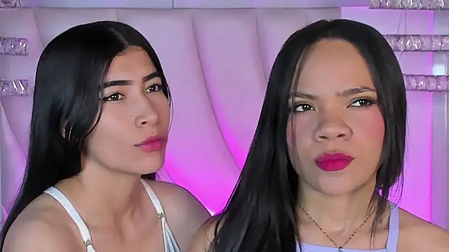 siara and zoe online show from May 26, 11:23 pm