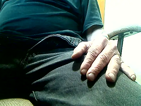 markluvskitty online show from January 5, 5:27 pm