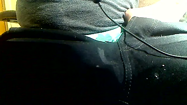 markluvskitty online show from April 1, 3:20 pm