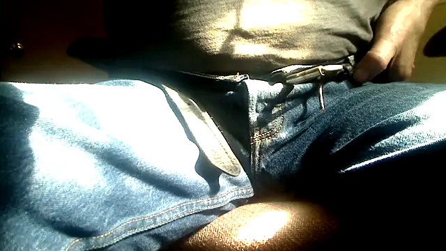 markluvskitty online show from April 17, 1:58 pm