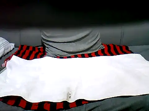 Snapshot of cutey-smile chatting on March 12, 10:39 pm cutey-smile online show from March 12, 10:39 pm