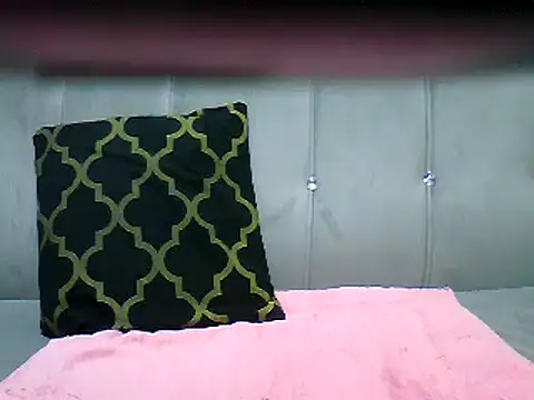 Snapshot of cutey-smile chatting on March 21, 8:29 pm cutey-smile online show from March 21, 8:29 pm