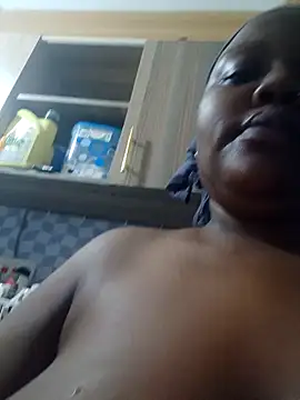 queennapal online show from April 13, 10:15 pm