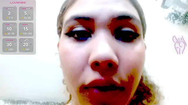 Eva Hoot online show from December 22, 4:04 pm