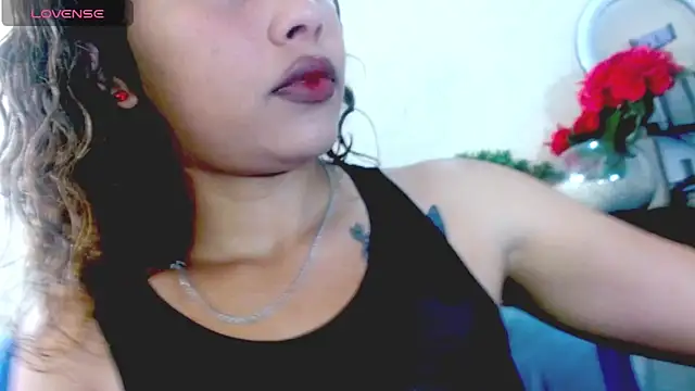 Snapshot of Eva_Hoot chatting on April 24, 2:19 pm Eva Hoot online show from April 24, 2:19 pm