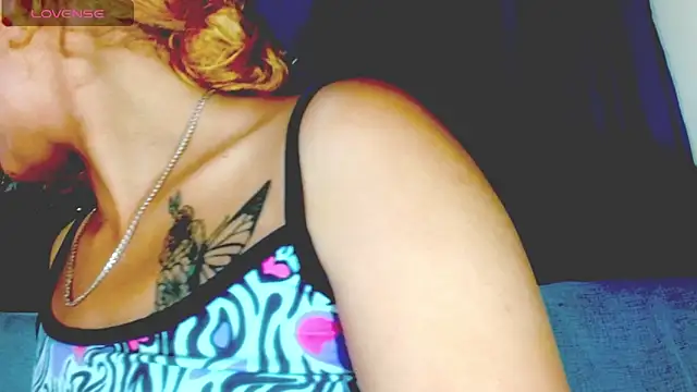 Snapshot of Eva_Hoot chatting on May 13, 2:25 pm Eva Hoot online show from May 13, 2:25 pm