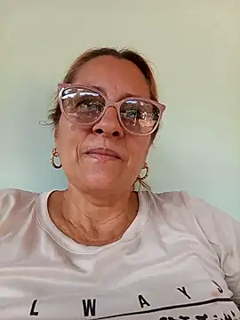 deisy summers47x online show from February 17, 12:54 am