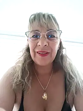 Snapshot of biancchi chatting on January 2, 2:02 pm biancchi online show from January 2, 2:02 pm