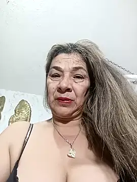 Snapshot of biancchi chatting on January 23, 9:50 am biancchi online show from January 23, 9:50 am