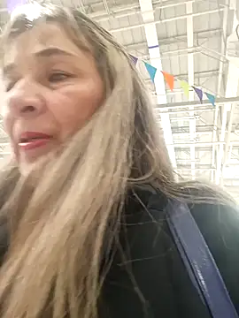 Snapshot of biancchi chatting on February 7, 11:24 pm biancchi online show from February 7, 11:24 pm