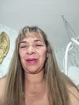 Snapshot of biancchi chatting on February 20, 9:44 am biancchi online show from February 20, 9:44 am