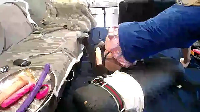 Snapshot of AssmannCD chatting on January 4, 4:54 pm AssmannCD online show from January 4, 4:54 pm