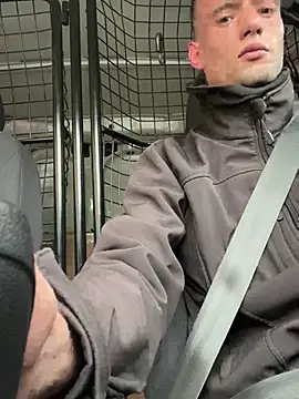 Snapshot of davorm chatting on December 12, 11:50 am davorm online show from December 12, 11:50 am