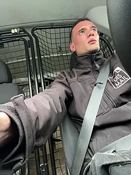 Snapshot of davorm chatting on February 18, 8:49 am davorm online show from February 18, 8:49 am