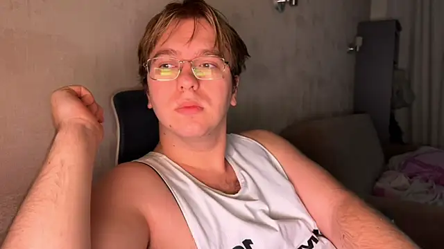 Snapshot of kiopiggy chatting on November 11, 5:18 am kiopiggy online show from November 11, 5:18 am