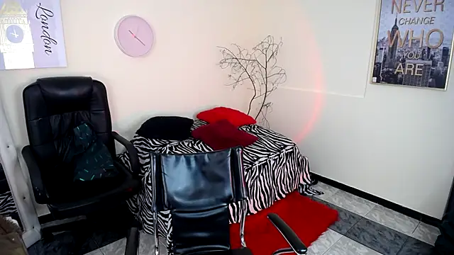 IsaBaileys  online show from March 14, 7:55 pm