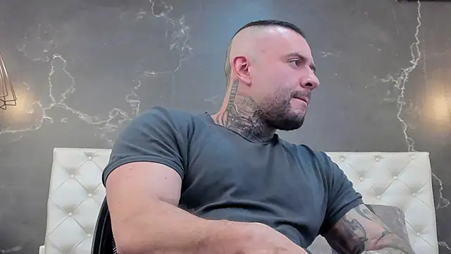 Snapshot of BruceDallas chatting on January 18, 11:11 pm BruceDallas online show from January 18, 11:11 pm