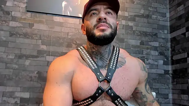 BruceDallas online show from May 31, 10:44 pm
