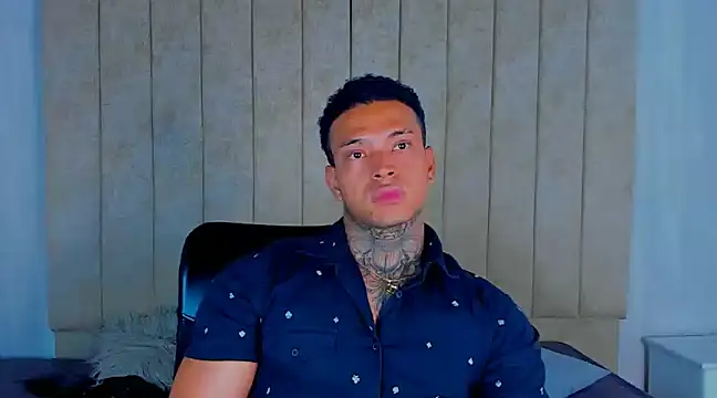 Snapshot of Stiven_collins chatting on December 31, 4:35 pm Stiven collins online show from December 31, 4:35 pm