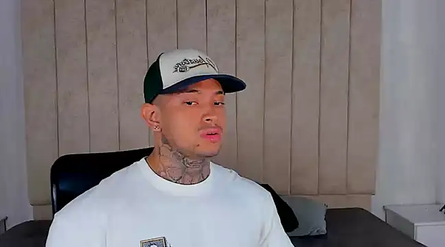 Snapshot of Stiven_collins chatting on January 8, 3:08 am Stiven collins online show from January 8, 3:08 am