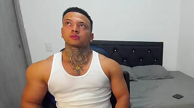 Snapshot of Stiven_collins chatting on January 20, 5:15 am Stiven collins online show from January 20, 5:15 am