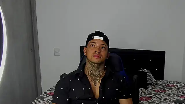 Snapshot of Stiven_collins chatting on January 31, 7:18 am Stiven collins online show from January 31, 7:18 am