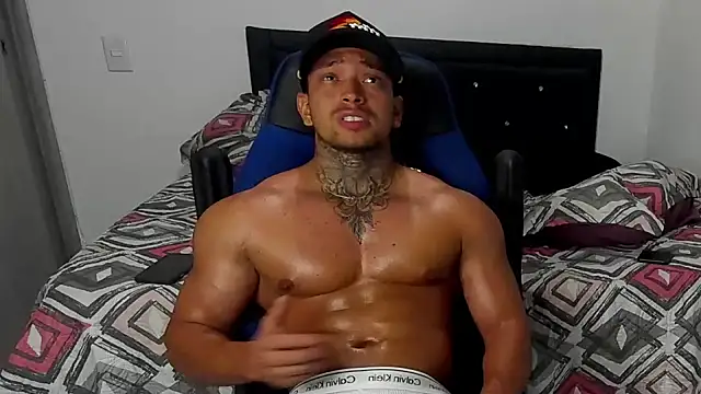 Snapshot of Stiven_collins chatting on February 8, 5:29 am Stiven collins online show from February 8, 5:29 am