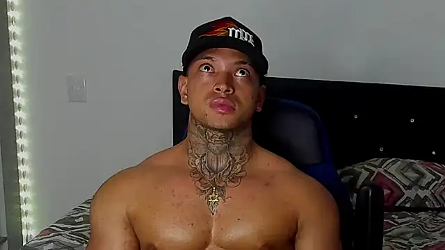 Snapshot of Stiven_collins chatting on February 14, 8:52 am Stiven collins online show from February 14, 8:52 am