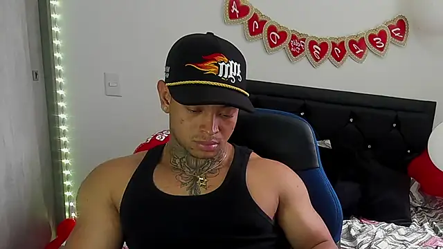 Snapshot of Stiven_collins chatting on February 15, 7:28 pm Stiven collins online show from February 15, 7:28 pm