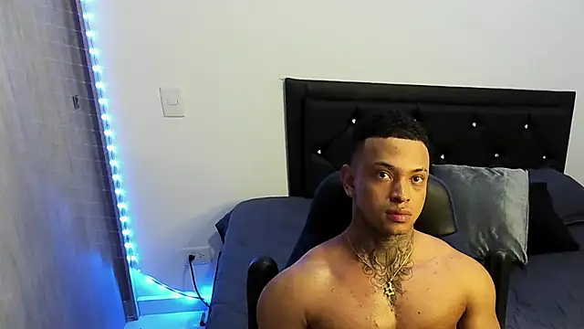 Snapshot of Stiven_collins chatting on March 3, 8:38 am Stiven collins online show from March 3, 8:38 am