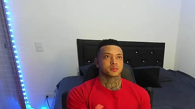 Snapshot of Stiven_collins chatting on March 5, 6:33 am Stiven collins online show from March 5, 6:33 am