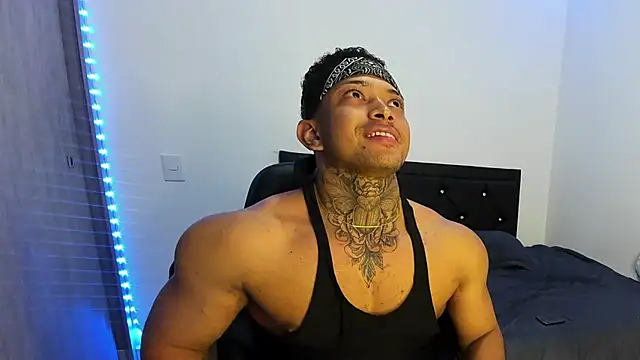 Snapshot of Stiven_collins chatting on March 6, 2:51 am Stiven collins online show from March 6, 2:51 am