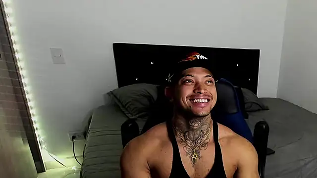 Snapshot of Stiven_collins chatting on March 10, 5:22 am Stiven collins online show from March 10, 5:22 am