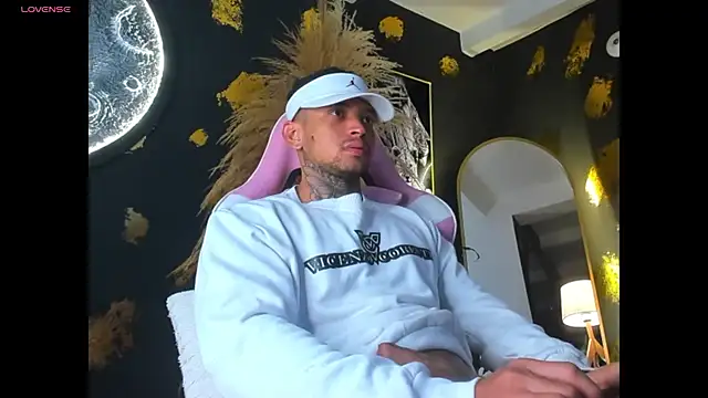 Snapshot of Stiven_collins chatting on September 29, 9:25 am Stiven collins online show from September 29, 9:25 am