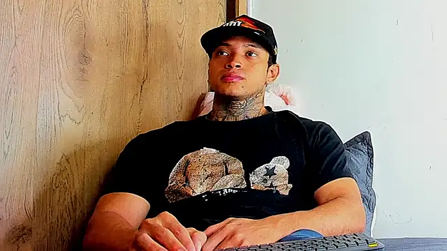 Snapshot of Stiven_collins chatting on November 14, 5:55 pm Stiven collins online show from November 14, 5:55 pm