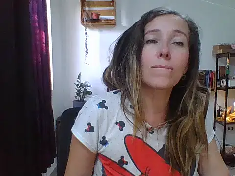 Snapshot of charlott_ponce chatting on January 5, 10:46 pm charlott ponce online show from January 5, 10:46 pm