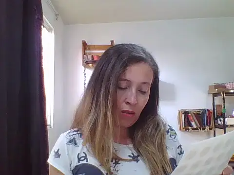 Snapshot of charlott_ponce chatting on January 7, 11:07 pm charlott ponce online show from January 7, 11:07 pm
