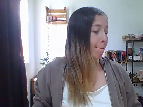 Snapshot of charlott_ponce chatting on February 8, 6:55 pm charlott ponce online show from February 8, 6:55 pm