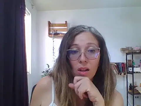 Snapshot of charlott_ponce chatting on February 11, 10:48 pm charlott ponce online show from February 11, 10:48 pm