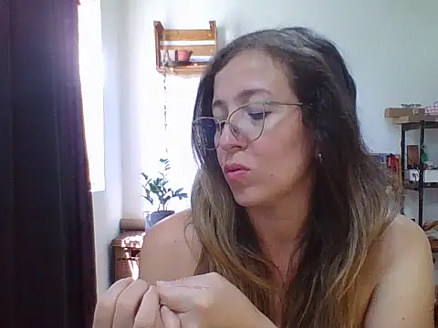 Snapshot of charlott_ponce chatting on February 16, 6:59 pm charlott ponce online show from February 16, 6:59 pm