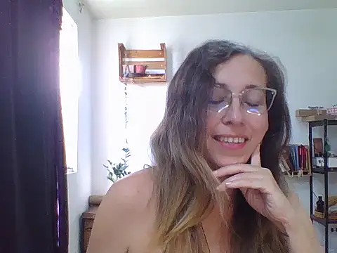 Snapshot of charlott_ponce chatting on February 18, 7:10 pm charlott ponce online show from February 18, 7:10 pm