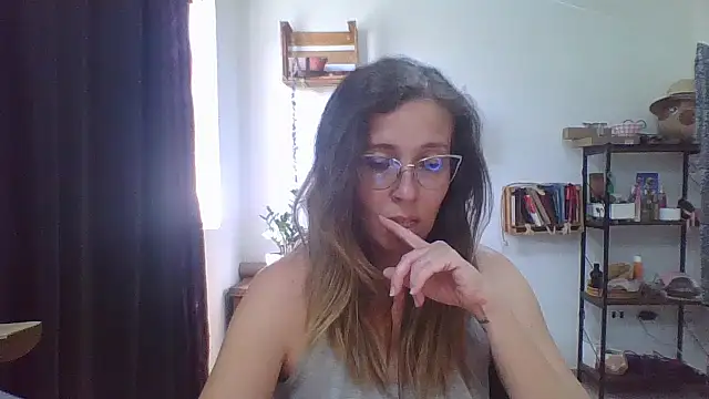 Snapshot of charlott_ponce chatting on February 19, 7:54 pm charlott ponce online show from February 19, 7:54 pm