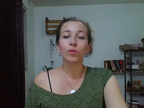 Snapshot of charlott_ponce chatting on March 26, 3:45 am charlott ponce online show from March 26, 3:45 am