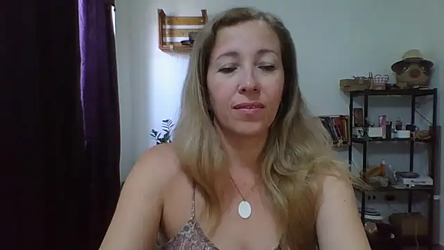 Snapshot of charlott_ponce chatting on April 29, 6:14 pm charlott ponce online show from April 29, 6:14 pm