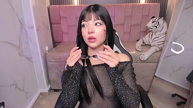 Snapshot of _mia_collins_b_ chatting on October 8, 1:09 pm  mia collins b  online show from October 8, 1:09 pm