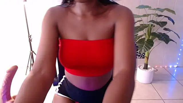 Snapshot of BabyBarbee chatting on February 6, 1:21 pm BabyBarbee online show from February 6, 1:21 pm