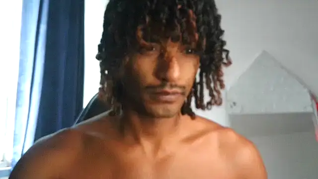 Snapshot of gerson173Hugo chatting on December 5, 12:33 pm gerson173Hugo online show from December 5, 12:33 pm