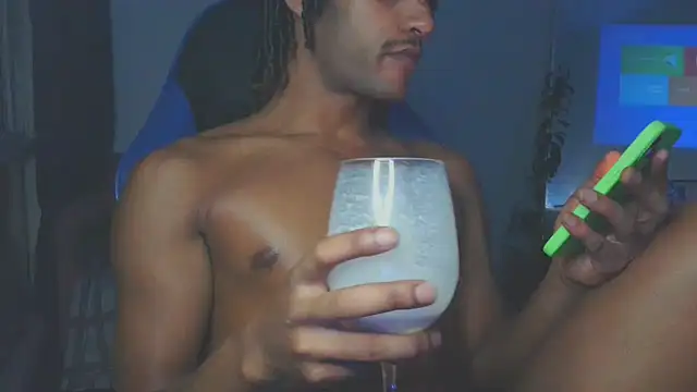 Snapshot of gerson173Hugo chatting on February 13, 1:29 am gerson173Hugo online show from February 13, 1:29 am